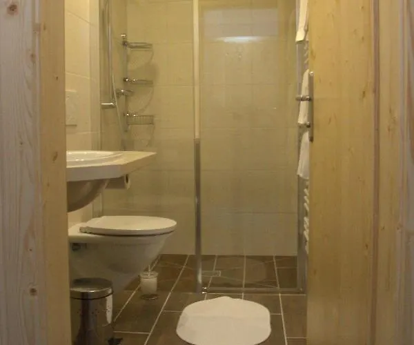 Gaestehaus Puerstl-kocher سخلادميخ